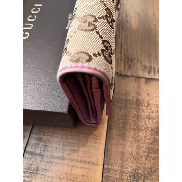 GUCCI Women’s OPHIDIA CONTINENTAL WALLET With Purple Leather Trim & Heart Charms - Picture 12 of 14